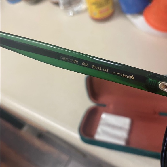 GUCCI SUNGLASSES! - Picture 7 of 7